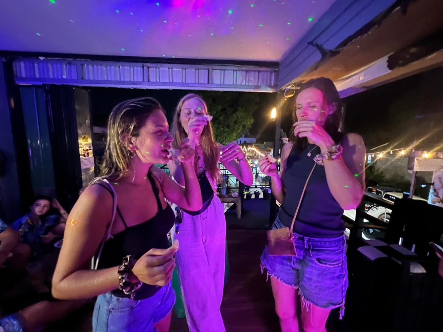 U Hostel Koh Phangan Haad Rin Bagian luar foto