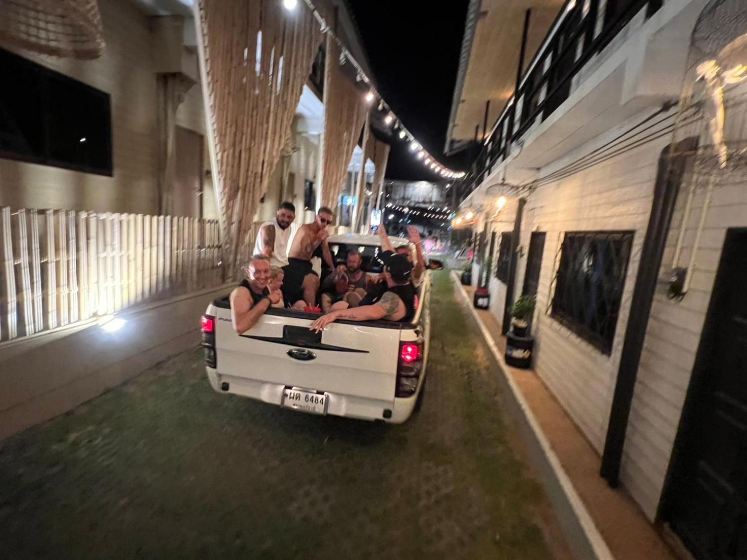 U Hostel Koh Phangan Haad Rin Bagian luar foto