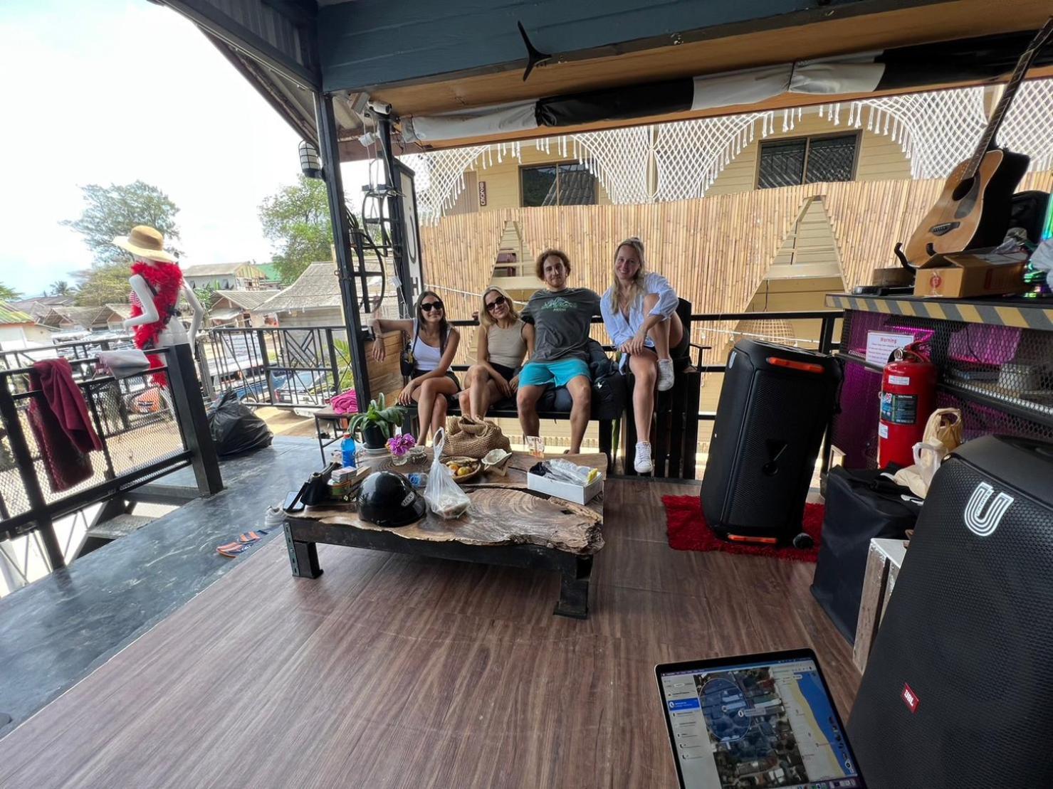 U Hostel Koh Phangan Haad Rin Bagian luar foto