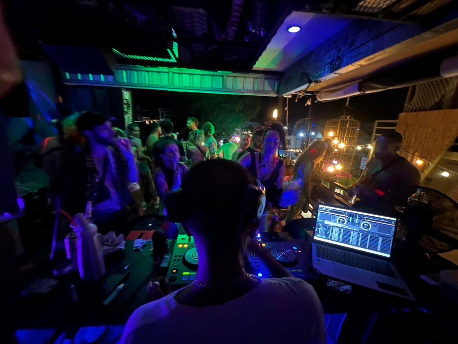 U Hostel Koh Phangan Haad Rin Bagian luar foto